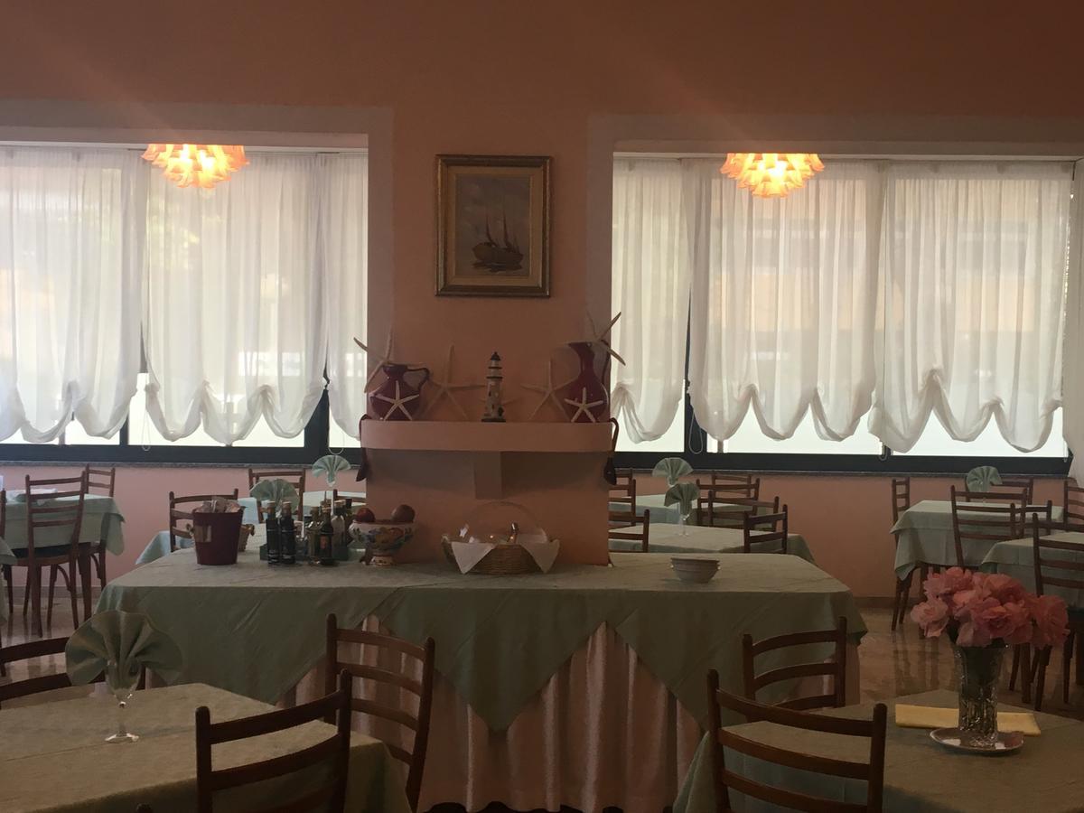 Hotel Laila Cesenatico Dış mekan fotoğraf